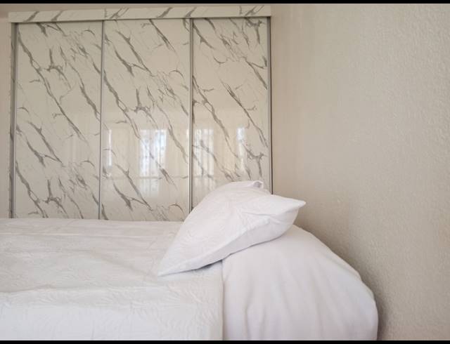 2 BEDROOM SECTIONAL TITLE FOR SALE IN PARKDENE